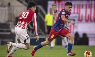 巴萨遭重创！费兰托雷斯伤停缺战欧冠，弗里克紧急调整攻击线