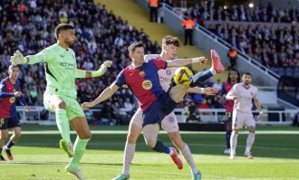 巴萨对阵法兰克福：弗利克揭晓9号位的谜底