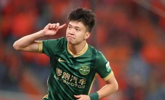 德甲只给50万？看完那个停球失误，才懂这300万年薪全是泡沫