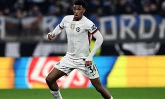 曼城锁定切尔西19岁多面手后卫补强防线，拜仁虎视眈眈蓝军坚决不放人