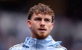 22岁希望之星被雪藏：两个月零出战自信尽失，回利物浦成唯一选项