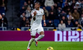 皇马功勋铁卫阿拉巴告别伯纳乌，五年豪夺八冠或将加盟沙特辅佐C罗