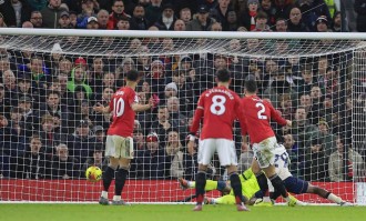 马丁内斯怒斥曼联丢分：狼队平局揭示红魔隐患