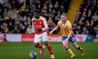 足总杯-保持四线争冠！埃泽替补制胜 阿森纳2-1晋级