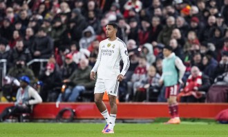 重创！阿诺德伤停两月 皇马右路告急 欧冠生死战遭遇防线危机