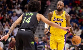 詹姆斯30+8+8东契奇30+10 艾顿18+11湖人送鹈鹕8连败