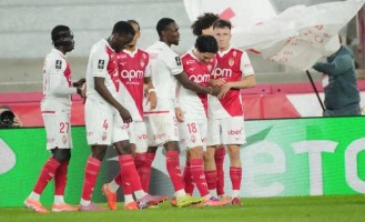 西甲逆转！反超皇马+登上榜首，欧冠冠军爆冷！日本国脚破门制胜