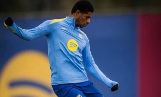 9球9助攻！拉什福德半程最佳引援，曼联太子为啥在巴萨打不上首发了