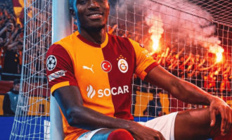 8场7球！带队杀入欧冠16强！1亿巨星太硬气，不去豪门，降维打击