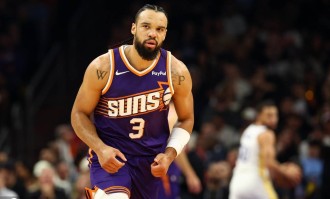 生死时刻库里胸口被狄龙重锤 勇士遭遇三连败