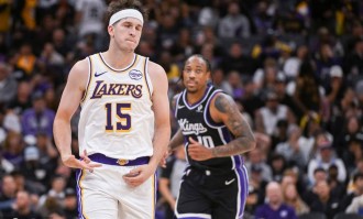 太离谱！湖人罚球46比18引对手不满 德罗赞无奈摇头