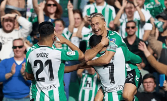 西甲保级生死战：巴伦西亚主场力克埃尔切，保级战意点燃梅斯塔利亚