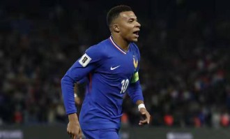 姆巴佩孤独抉择，世界杯优先引发皇马内部风波，顶级之路难免争议纷纷！