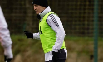 马奎尔伤情曝光卡里克如释重负！队友盼其续约，称曼联若让他走太离谱