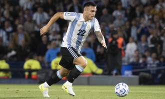 朗斯逆袭法甲：托万双响引领球队自2004年以来首次登顶积分榜！