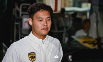 从西甲留洋少年到中乙起伏：前申花主力门将陈钊职业轨迹的深度剖析