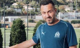 官宣！法甲名帅德泽尔比下课，曼联、曼城和热刺均成潜在下家