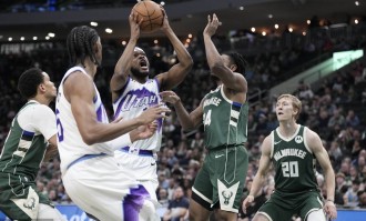 字母哥27+9+8库兹马18分 乔治空砍22分雄鹿胜爵士