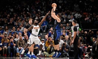 默里33+5弗拉格伤退 掘金力克独行侠迎三连胜