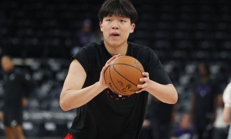 杨瀚森2分0板2犯霍乐迪27+8 开拓者险胜爵士