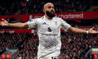 曼联连斩3大豪门，卡里克4连胜抢下12分，球迷：13连胜极限夺冠吧