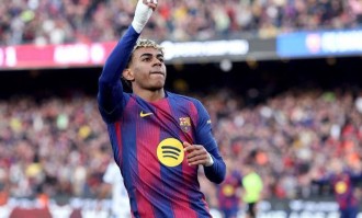 足坛一夜动态：拜仁12轮不败领跑，曼城绝杀鱼腩，巴萨AC米兰登顶