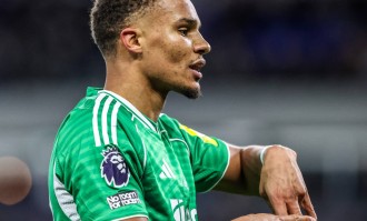 马利克·蒂亚乌：纽卡斯尔联的新守护神