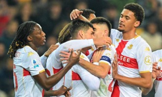 意甲联赛激战：佛罗伦萨迎来首胜，莫伊塞·基恩双响助力！