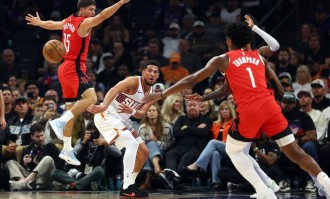 无KD火箭开发进攻新手段 阿门变箭头硬刚老战友