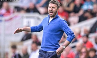 卡里克坚持自我+耐心传控，会是解决曼联问题的帮手么